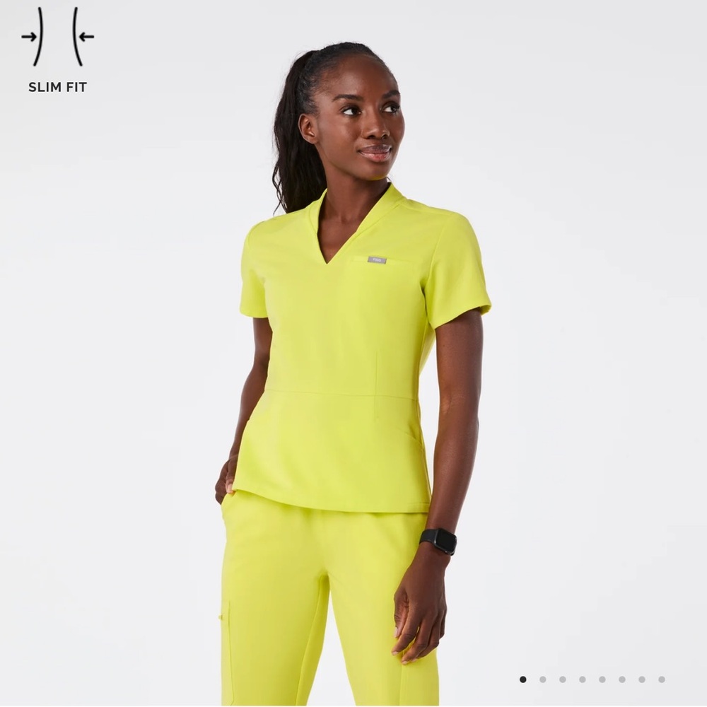 FIGS Neon Yellow Scrub Set serving lime MP and M